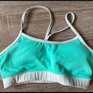 NWOT lululemon flow y bra size 6